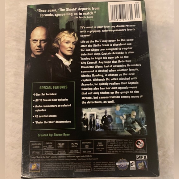 The Shield Season 1, 2, 3, 4 & 6 - Picture 9 of 11